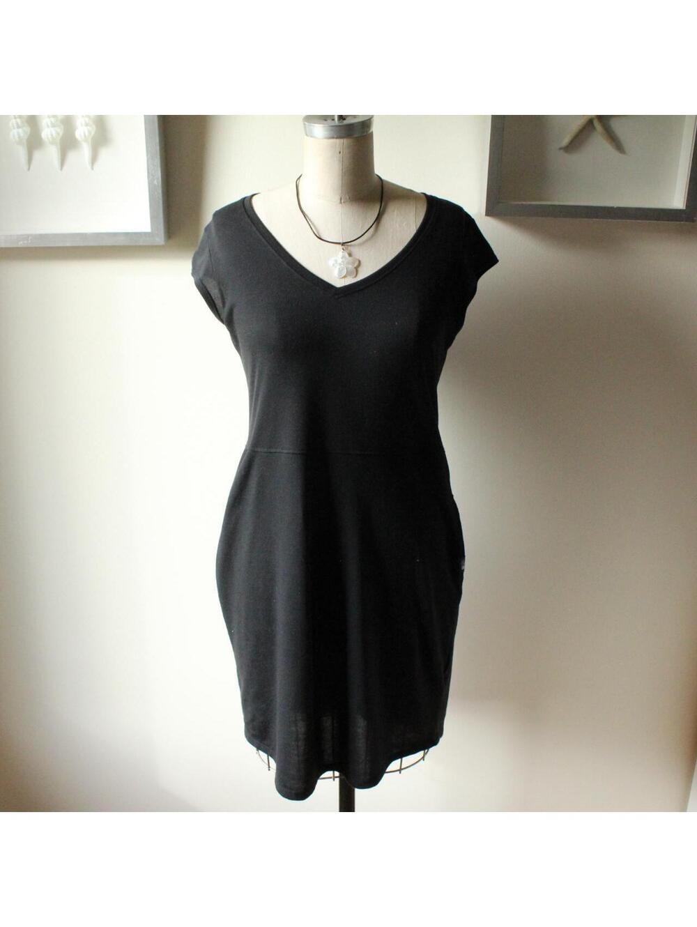 The North Face Black Mini Dress with V-Neck and Pockets, Size M, New WithoutTags